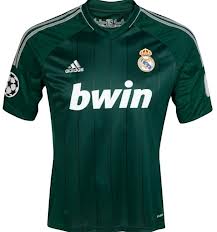 Baju  Bola  RealMadrid warna hijau  Aksesoris Sport Online